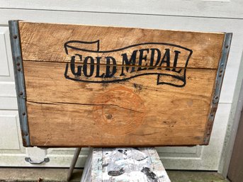 Vintage Gold Medal Bronx, N.Y. Wood Crate Box With Steel Band Reinforcement. Wonderful 4-Sided Lettering!