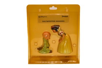 VINTAGE SNOW WHITE AND DOPEY FIRST KISS SALT AND PEPPER SHAKER SET DISNEY IN ORIGINAL PACKING