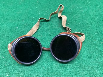 Vintage Welders Goggles. Very Steampunk! Yes Shipping.