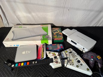 Large Grouping Of Video Games And Electronics For Parts