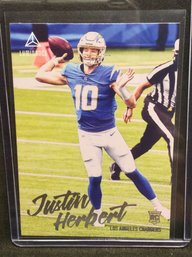 2020 Panini Chronicles Luminance Justin Herbert Rookie Card - K