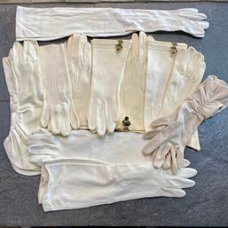 Vintage White Ladies Gloves