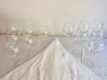 Glass Lot - 12 Wine Glasses - Q