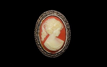 Beautiful Cameo Brooch/Pendant