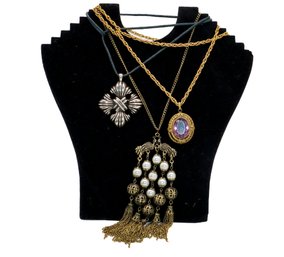 3 Beautiful Vintage Necklaces