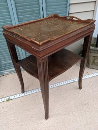 Vintage Wooden Two-Tier End Table / Side Table