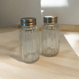 Vintage Glass Salt/pepper Shakers