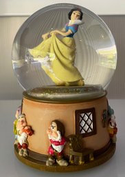 Walt Disneys Snow White  Musical Snowglobe