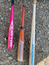 Mama,papa And Baby Bear Baseball Bats With Childs Baseball Glove