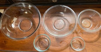 Set Of 5 Pyrex Bowls