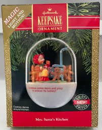 Hallmark Keepsakes Mrs.Santa Kitchen