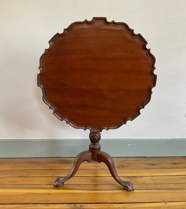 Vintage Bench Made Chippendale Mahogany Pie Crust Tip Top Tea Table
