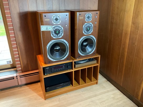 Two Rare Yamaha NS 2000 Audio Speakers With Grills