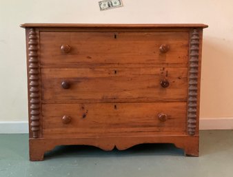 Antique Cottage Pine 3 Drawer Chest With Spool Turnings (A)