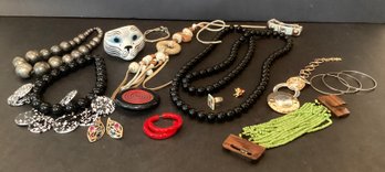 Vintage Costume Jewelry Lot #3: 19 Piece Grouping