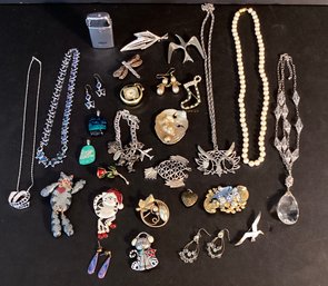 Vintage Costume Jewelry Lot #11: 30 Items, Many Signed.