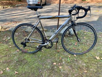 Vintage Schwinn Varsity Mens Road Bike With Alloy Tubiing.