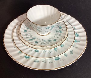 Vintage Royal Doulton Bone China 60-piece Dinnerware Set Waverly