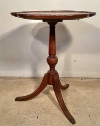 Beautiful Mahogany Pie Crust Occasional Table