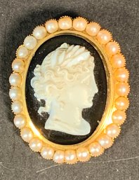 Tested 14 K Antique Cameo Brooch With Pearl Border High-quality