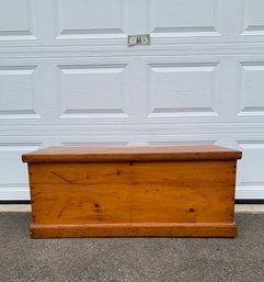 Antique Pine 6 Board Blanket Chest/Coffee Table/ Toy Chest