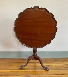 Vintage Bench Made Chippendale Mahogany Pie Crust Tip Top Tea Table