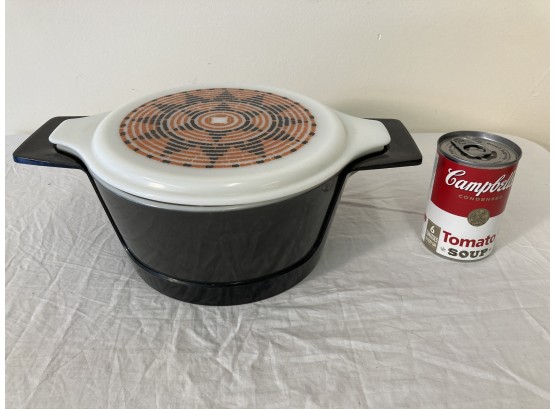 Pyrex Casserole Covered Dish With Geometric Top