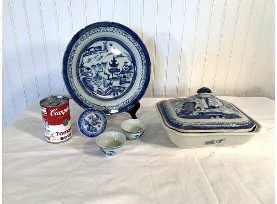 Lot Of Antique Canton Porcelain Table Items 19th Century  Chinese Export