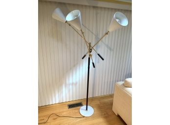 Mid-Century Arredoluce Triennale Italian Designer Articulating Brass Floor Lamp