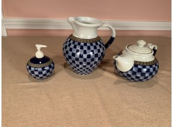 3 Pang Blue And White Checkered Glaze Pottery