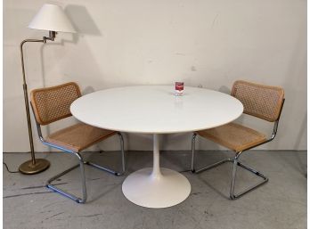Mid-Century Modern Saarinen Style Tulip Dining Table