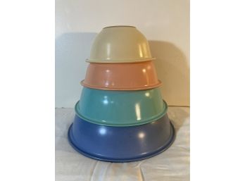 Set Of 4 Pyrex Pastel Nesting Mixing Bowls