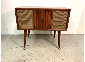 Original Mid Century Westinghouse 3 Speed Apartment Size Record Player