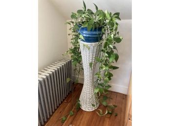 Vintage Boho Painted White Wicker Pedestal Plant Or Fern Stand
