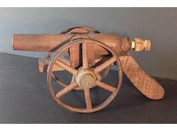 Antique Wood Childs Toy Cannon / Civil War Style Cason