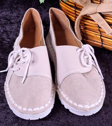 Adorable Leather Lace Up Fashion Brand Shoes Size 8