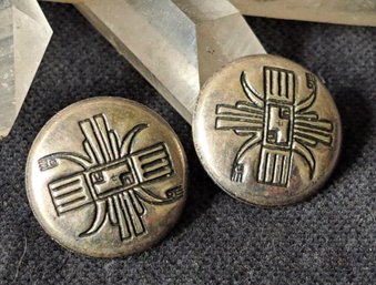 Vintage 1940-1950 Silver Hopi Button Cover Style Earrings