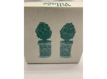 Department 56 'stone Corner Posts With Holly Tree' # 52649