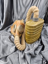 WWII SOVIET GAS MASK