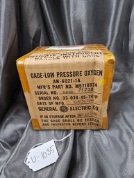 WWII US ARMY AIR FORCES OXYGEN PRESSURE GAUGE IN BOX