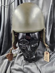 EAST GERMAN PARATROOPER HELMET