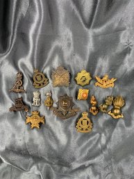WWII British And Commonwealth Collar Dogs And Cap Device Collection