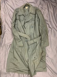 U.S. MILITARY WOMENS RAINCOAT, VIETNAM ERA