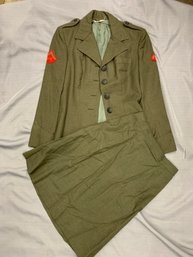 U.S. MARINE CORPS WOMENS SERVICE GREEN UNIFORM WITH SKIRT, VIETNAM ERA