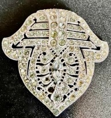 STUNNING ANTIQUE/VINTAGE SCARF CLIP WITH SO MANY RHINESTONES!
