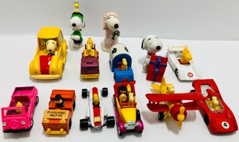 SNOOPY/PEANUTS FIGURES AND TOYS!!!  A Colorful Collection!  Largest Is 3.5' Long. (See Photos)