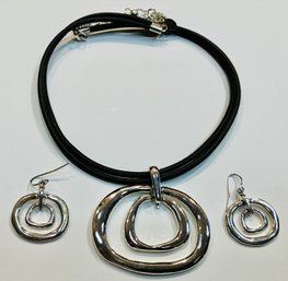 Statement Necklace And Earrings Set--Silver Tone & Black --Pendant Is 2' Across--costume Jewelry--17'-20' Long