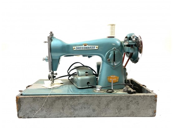 Antique Precision Deluxe 'dressmaker' Sewing Machine