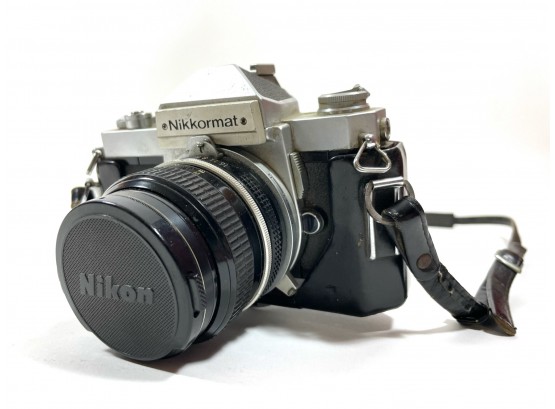 Vintage Nikkormat Nikon Camera