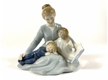 Vintage Lladro Style Porcelain Figurine